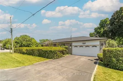 1284 Warwick Avenue, Oakville, On L6l 2v9