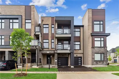 2544 Littlefield Crescent, Oakville, ON L6M 5L8