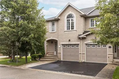 1551 REEVES Gate 8, Oakville, ON L6M 5C5