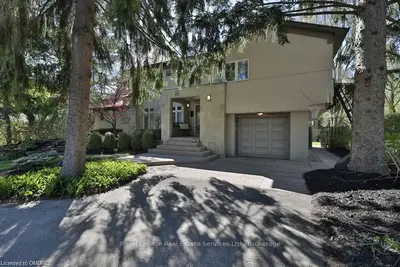 116 SELGROVE Crescent, Oakville, ON L6L 1L3