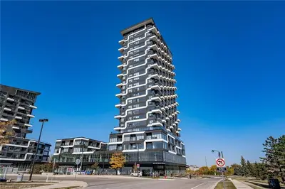 297 Oak Walk Drive 1302, Oakville, On L6h 3r6