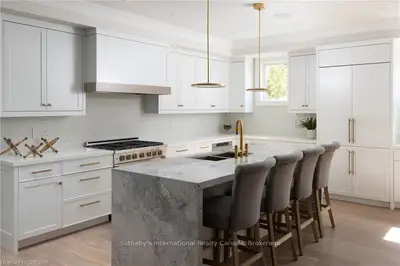336 ROBINSON Street 3, Oakville, ON L6J 1G9