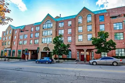 221 ROBINSON Street 301, Oakville, ON L6J 7N9