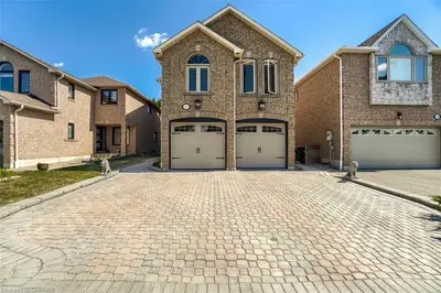 5345 SEGRIFF Drive, Mississauga, ON L5V 1Y7