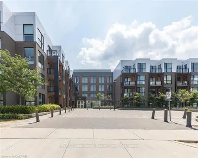 168 SABINA Drive 204, Oakville, ON L6H 7C3