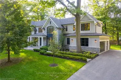 1077 BIRCHVIEW Avenue, Oakville, ON L6J 2C5