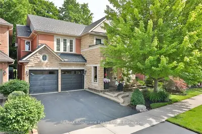179 CREEK PATH Avenue, Oakville, ON L6L 6T3