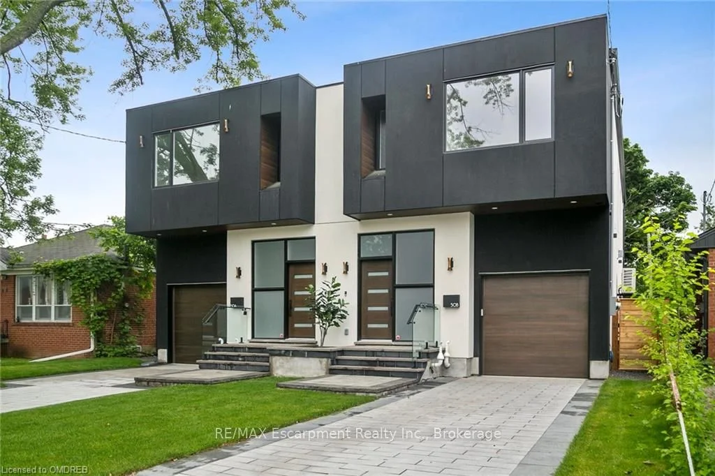 50B BROADVIEW Avenue, Mississauga, ON L5H 2S9