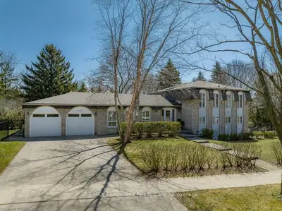 1454 OAKHILL Drive, Oakville, ON L6J 1Y5