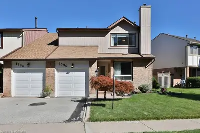 1596 LANCASTER Drive, Oakville, ON L6H 2Z6
