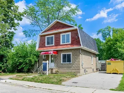 1842 BALSAM Avenue, Mississauga, ON L5J 1L2