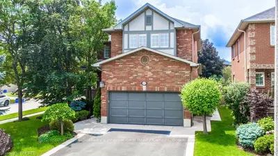 2074 ROSEMOUNT Crescent, Oakville, ON L6M 3P6