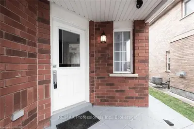 1362 BROOKSTAR Drive, Oakville, ON L6M 3W1