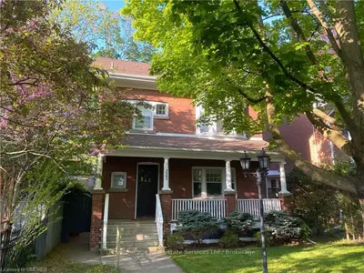 225 TRAFALGAR Road 1, Oakville, ON L6J 3G9
