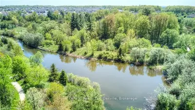 2410 VALLEYRIDGE Drive, Oakville, ON L6M 5C4