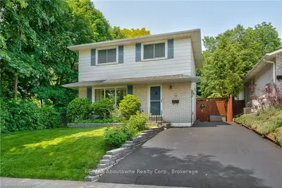 77 MCCRANEY Street W, Oakville, ON L6H 1H5