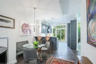 56 JONES Street 125, Oakville, ON L6L 3E5