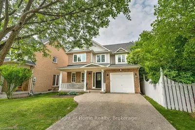 2231 CASSELMAN Court, Burlington, ON L7L 6T7