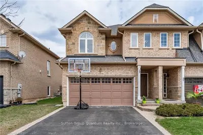 2279 WHISTLING SPRINGS Crescent, Oakville, ON L6M 0C5