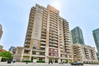 350 PRINCESS ROYAL Drive 1001, Mississauga, ON L5B 4N1