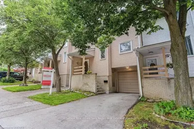 82 Lynden Circle 73, Halton Hills, ON L7G 4Y8