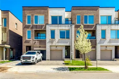 170 SQUIRE Crescent, Oakville, ON L6H 0L8