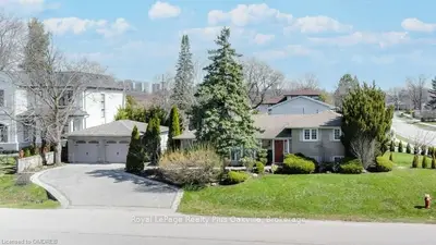 1219 PALLATINE Drive, Oakville, ON L6H 1Z1