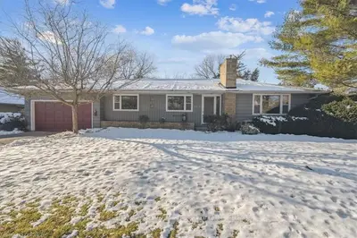 869 CALDWELL Avenue, Mississauga, ON L5H 1Y8
