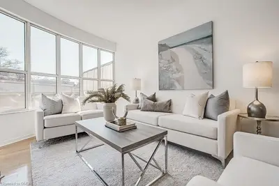 2511 LAKESHORE Road W 211, Oakville, ON L6L 6L9