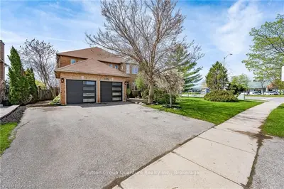 1378 PILGRIMS Way, Oakville, ON L6M 2W4