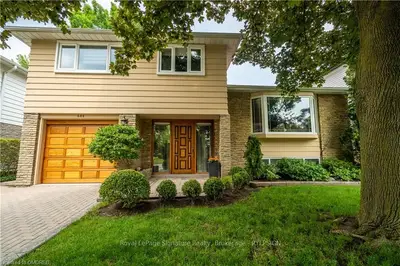 449 CAESAR Avenue, Oakville, ON L6J 3Z1