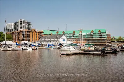 100 Bronte Road 304, Oakville, ON L6L 6L5