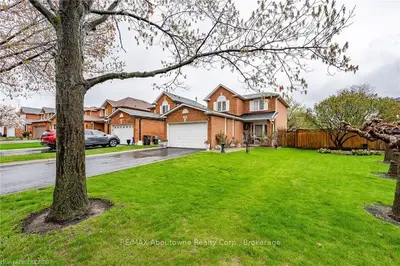4619 OWL Circle, Mississauga, ON L4Z 2P9