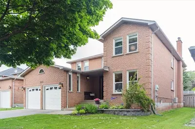 1608 STATIONMASTER Lane, Oakville, ON L6M 3A9
