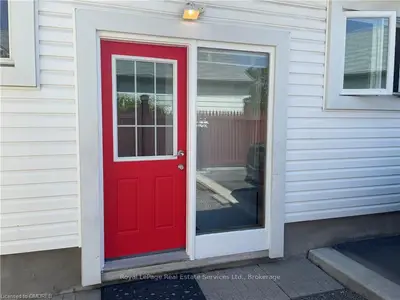 132 ELMWOOD Road Basement, Oakville, ON L6K 2A7
