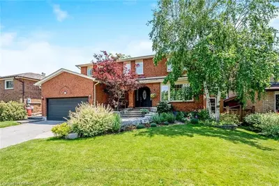 35 CLEAVEHOLM Drive, Halton Hills, ON L7G 3E3