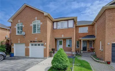 2416 NEWCASTLE Crescent, Oakville, ON L6M 4P9
