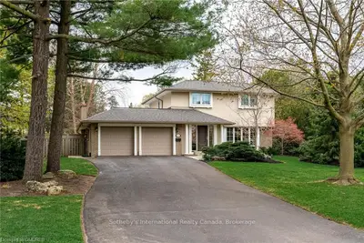 466 COPELAND Court, Oakville, ON L6J 4B9