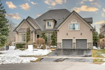 2297 HAMPSTEAD Road, Oakville, ON L6H 6Y8