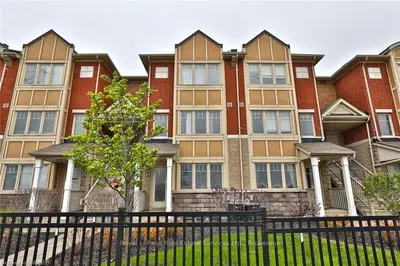 3985 EGLINTON Avenue W 12, Mississauga, ON L5M 0E8