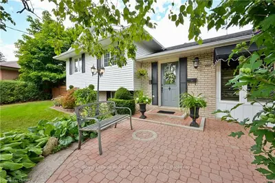 335 TENNYSON Drive, Oakville, ON L6L 3Y8
