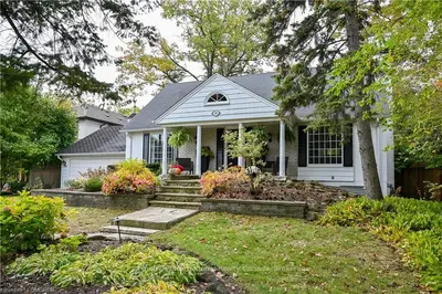 248 GLOUCESTER Avenue, Oakville, ON L6J 3W7