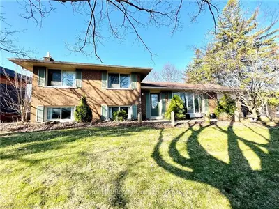 1194 NEWTON Road, Oakville, ON L6H 2A3