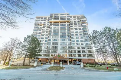 1271 WALDEN Crescent 1104, Mississauga, ON L5J 4R4