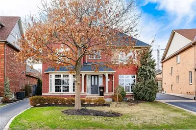 401 AMBLESIDE Drive, Oakville, ON L6H 6P4