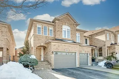 2069 REDSTONE Crescent, Oakville, ON L6M 5B1