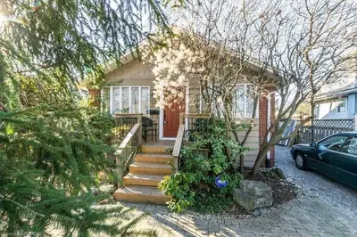 956 Bonnieview Avenue, Burlington, On L7t 1t5