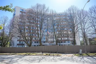 1240 MARLBOROUGH Court 210, Oakville, ON L6H 3K7