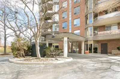 1903 PILGRIMS Way 401, Oakville, ON L6M 2X1