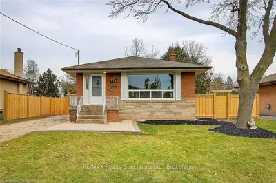 275 WELDON Avenue, Oakville, ON L6K 2H9